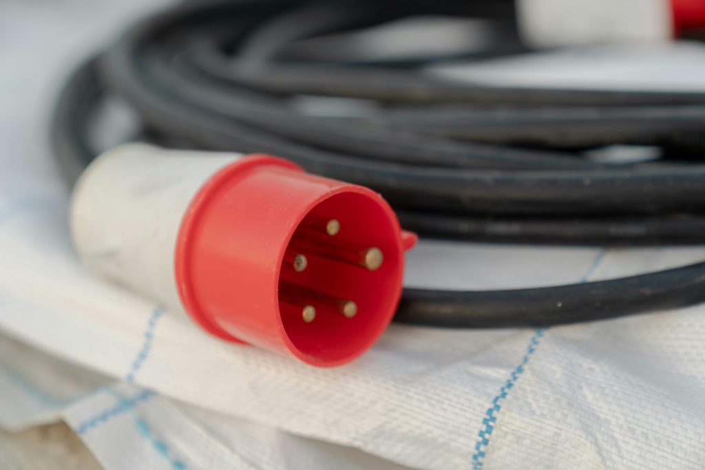 Comment rallonger un câble électrique en toute sécurité ?